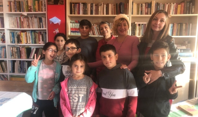 Foça Yeniköy&#039;lü Çocuklara Oyunlu Konserli Etkinlik