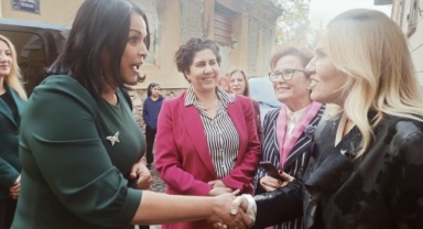 İki Amazon Buluştu