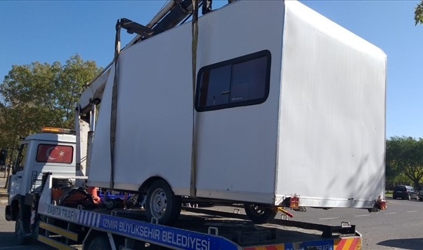 İnciraltı Kent Ormanı’ndaki karavanlar kaldırıldı