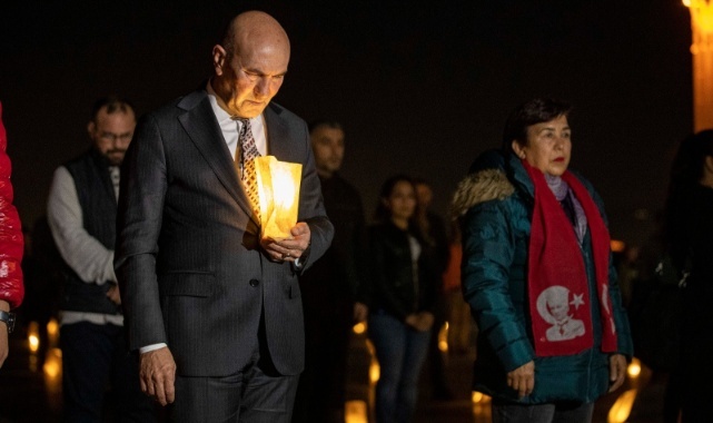 İzmir Ata’ya saygı nöbetinde