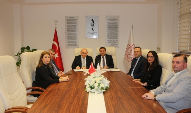 İzmir İl Milli Eğitim Müdürlüğü ve (İZMİRGAZ) arasında İşbirliği Protokolü imzalandı