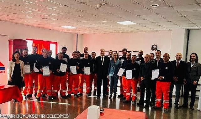 İzmir Metro’nun 26 personeli daha yeterlilik belgesini aldı