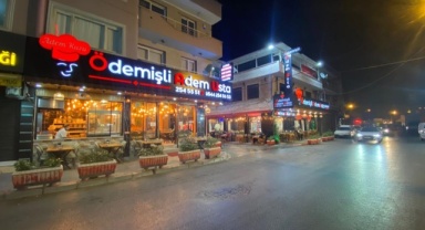 Kara fırında odun ateşinde pişen lezzetler Ödemişli Adem Usta’da