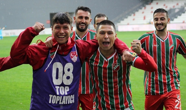 Karşıyaka, lider Mersin İdmanyurdu&#039;nun peşinde!