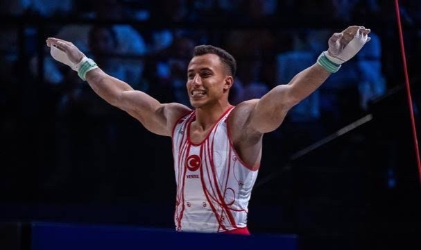 Milli cimnastikçi Adem Asil dünya şampiyonu oldu