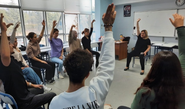 Öğretmen Adaylarına Yönelik Sanat Terapisi Eğitimi ve Farkındalık Atölyeleri Düzenlendi