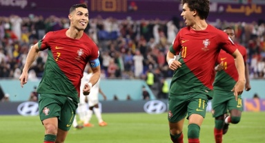 Ronaldo tarihe geçti