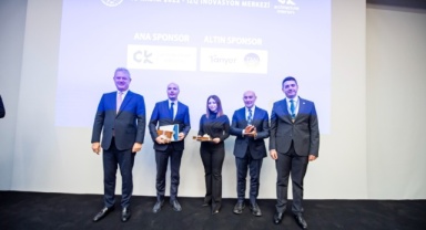 Soyer EGİAD’ın “Gelecek İçin Sürdürülebilirlik Zirvesi”ne katıldı: “Gençlerin umutlarına kol kanat germek için çalışıyoruz”