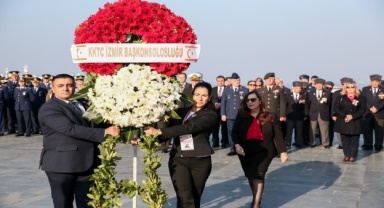 Yavru Vatan'ın Kuruluş Yıl Dönümü İzmir'de Kutlandı