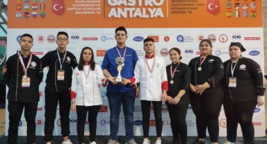 Zübeyde Hanım Mesleki ve Teknik Anadolu Lisesi'nden büyük başarı