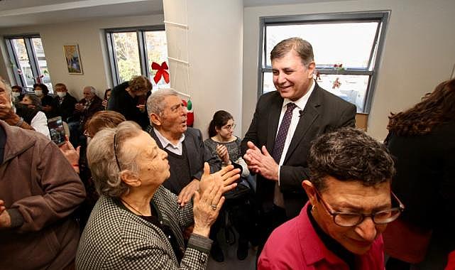 Alzheimer Evi&#039;nde yılbaşı eğlencesi