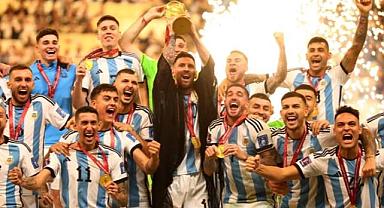 Arjantin Dünya Kupasını kaldırdı
