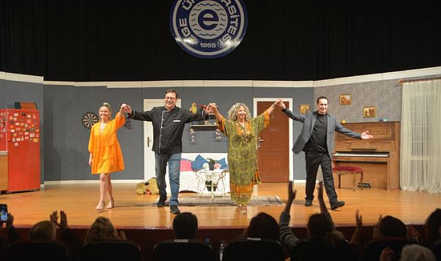 &quot;Aşkın Muzip Oyunları&quot; Yunus Emre Salonu&#039;nda