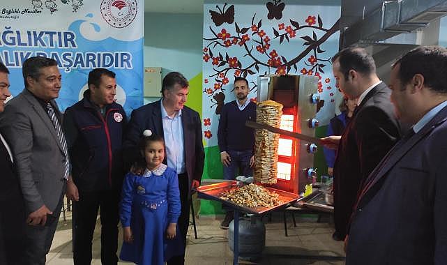 Başkandan Öğrencilere Tavsiye &#039;&#039; Balık Sağlıktır&#039;&#039;