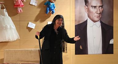 "Ben Kimim" tiyatro oyununa yoğun ilgi