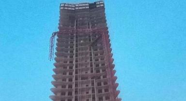 Bornova’daki otel inşaatında vinç devrildi: 5 ölü, 2 yaralı