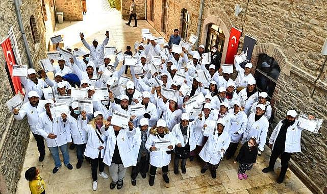 Büyükşehir&#039;den kestane, mısır ve çiçek satıcıları için tek tip düzenleme