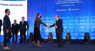 DEÜ'de gurur günü: DEPARK'a bakan Varank'tan ödül