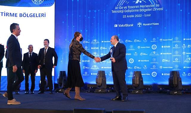 DEÜ&#039;de gurur günü: DEPARK&#039;a bakan Varank&#039;tan ödül