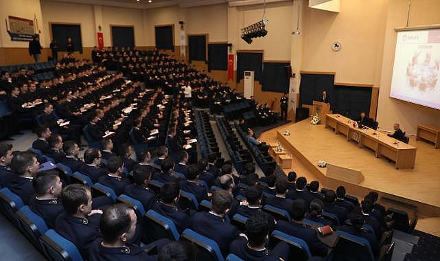DEÜ Denizcilik Fakültesi&#039;nden Kış Kariyer Günleri