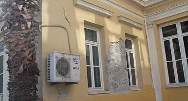 İzmir Atatürk Lisesi'nde yılların yorgunluğu son buluyor