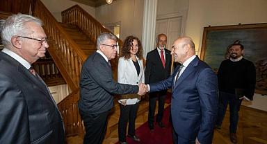 İzmir Büyükşehir Belediyesi'nden STK'larla protokol