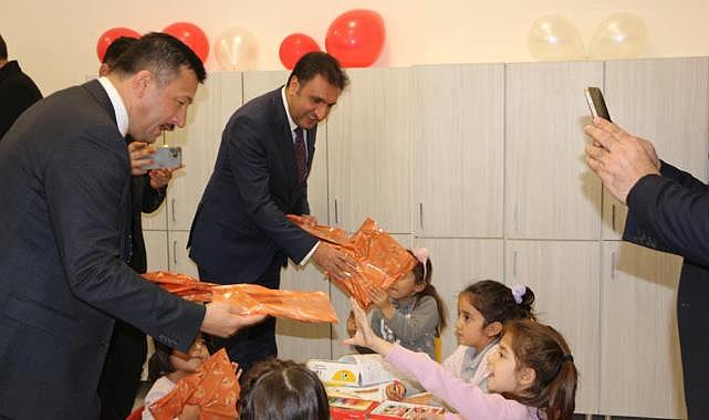 İzmir&#039;de Eğitim Yatırımları Hız Kesmeden Devam Ediyor