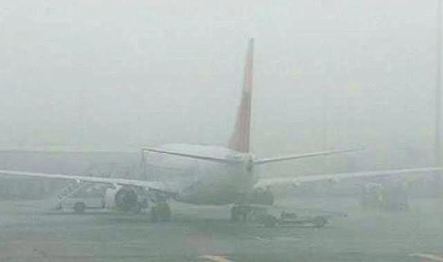 İzmir&#039;de hava ulaşımına sis engeli!