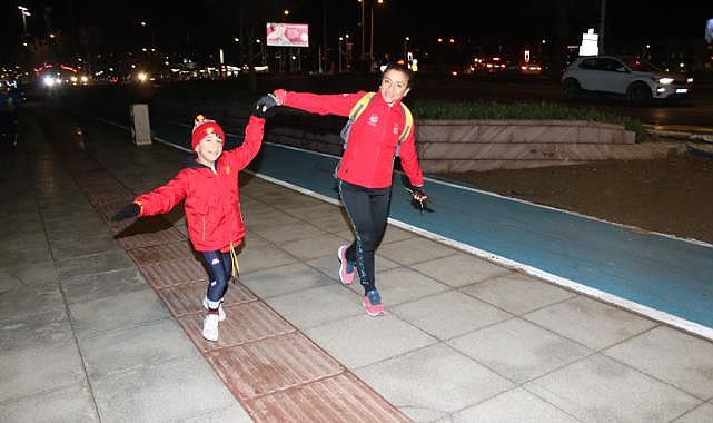 İzmir en uzun gecede koştu