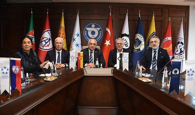 İzmir Kulüpleri Kol Kola, Omuz Omuza