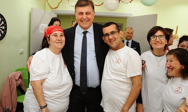 Karşıyaka&#039;da Engelliler Haftası&#039;na Özel Kutlama