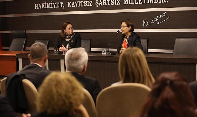 Narlıdere&#039;de Kadın, Siyaset ve Demokrasi Konuşuldu