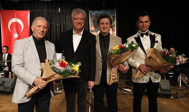 Narlıdere&#039;de şarkılar eğitime destek için söyledi