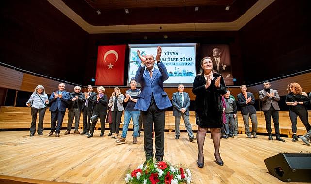 Soyer: “İzmir felaketleri gönüllülükle aştı”