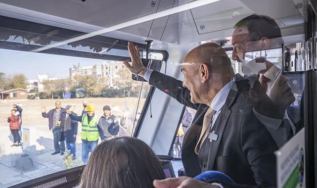 Soyer; &#039;&#039;İzmir&#039;i demir ağlarla örmeye devam edeceğiz&#039;&#039;