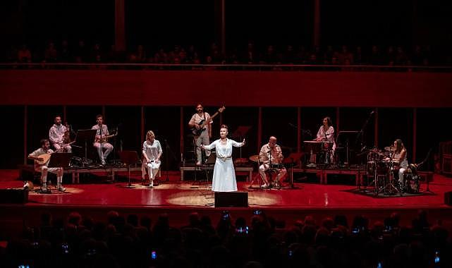 Yaşar Kemal sempozyumu Kardeş Türküler konseriyle sona erdi