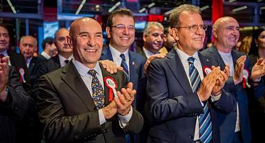 1 milyon kitap projesinin ilk kurumsal destekçisi olan Başkan Soyer: “İyiliğin ne kadar bulaşıcı olduğunu gördük”