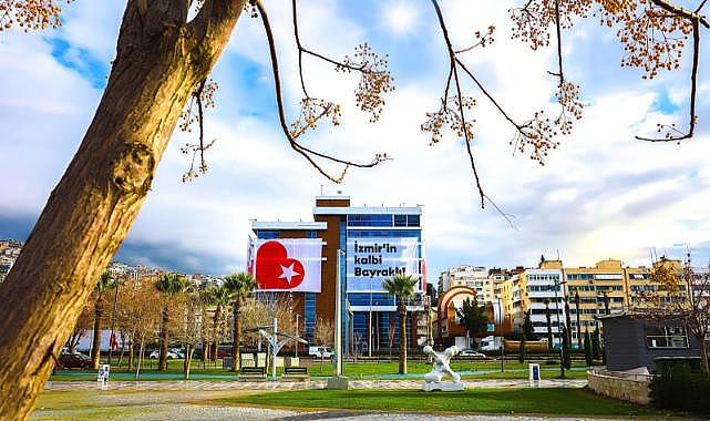 &#039;Bayraklı Çözüm Merkezi&#039; yüzleri güldürüyor: 8 ayda 8 bin talep sonuçlandırıldı