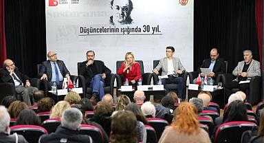 Bayraklı Uğur Mumcu’yu unutmadı!