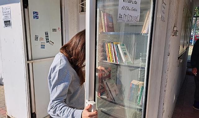 Bostanlıspor bozuk buzdolabını kitaplık yaptılar…