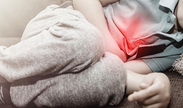 Çocuğunuz karın ağrısına bu şikayetler eşlik ediyorsa!