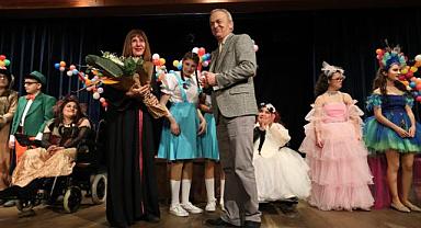 Engelsiz yetenekler, kalbimin sevgili gözü ile Narlıdere'de sahne aldı