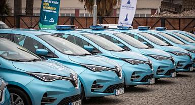 İzmir Büyükşehir Belediyesi elektrikli araç filosunu büyütüyor