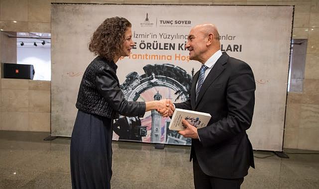 &quot;İzmir&#039;in Yüzyılına İz Bırakanlar&quot; kitabı tanıtıldı