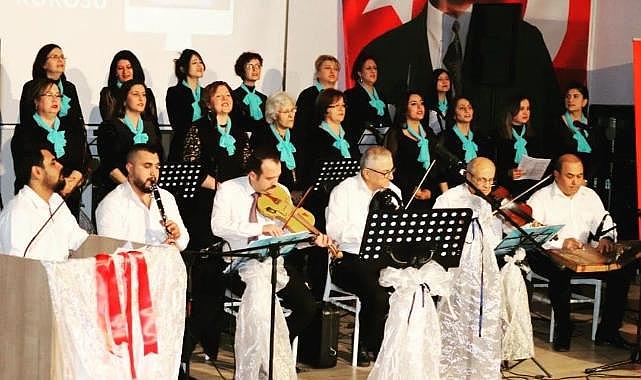 Kınık&#039;ta &#039;&#039;Şarkılar bizi söyler biz de şarkı söyleriz&#039;&#039; konseri yoğun ilgi gördü