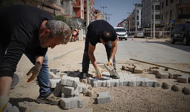Ödemiş’te kilit parke taş mesaisi 2022’de de tam gaz devam etti 