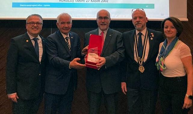 Varyant Rotary&#039;nin meslekte üstün hizmet ödülü Prof. Dr. Serhat Bor&#039;a