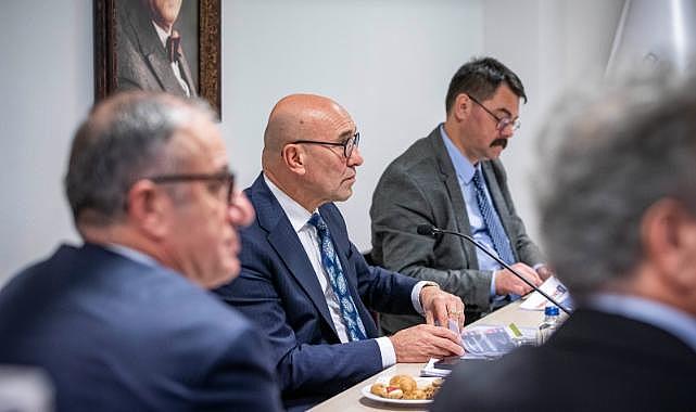 Başkan Soyer, 11 ilçe belediye başkanıyla bir araya geldi