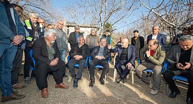 Başkan Soyer Osmaniye'de depremden etkilenen köyleri ziyaret etti