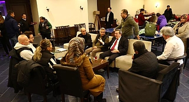 Batur'dan deprem mağduru vatandaşlara:  Sizin için buradayız